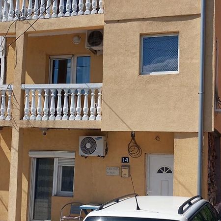 Airport Md Rooms 2 Belgrado Exterior foto